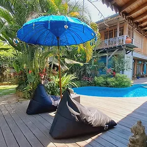 https://the-ayu-dira-heritage-house.ubudhotelsnow.com